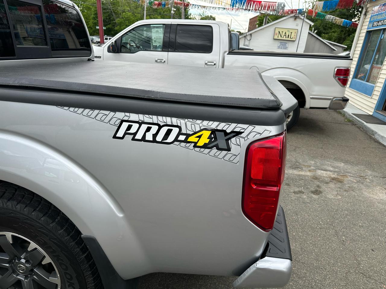 Nissan Frontier Crew Cab 4x4 PRO-4X Auto 2018