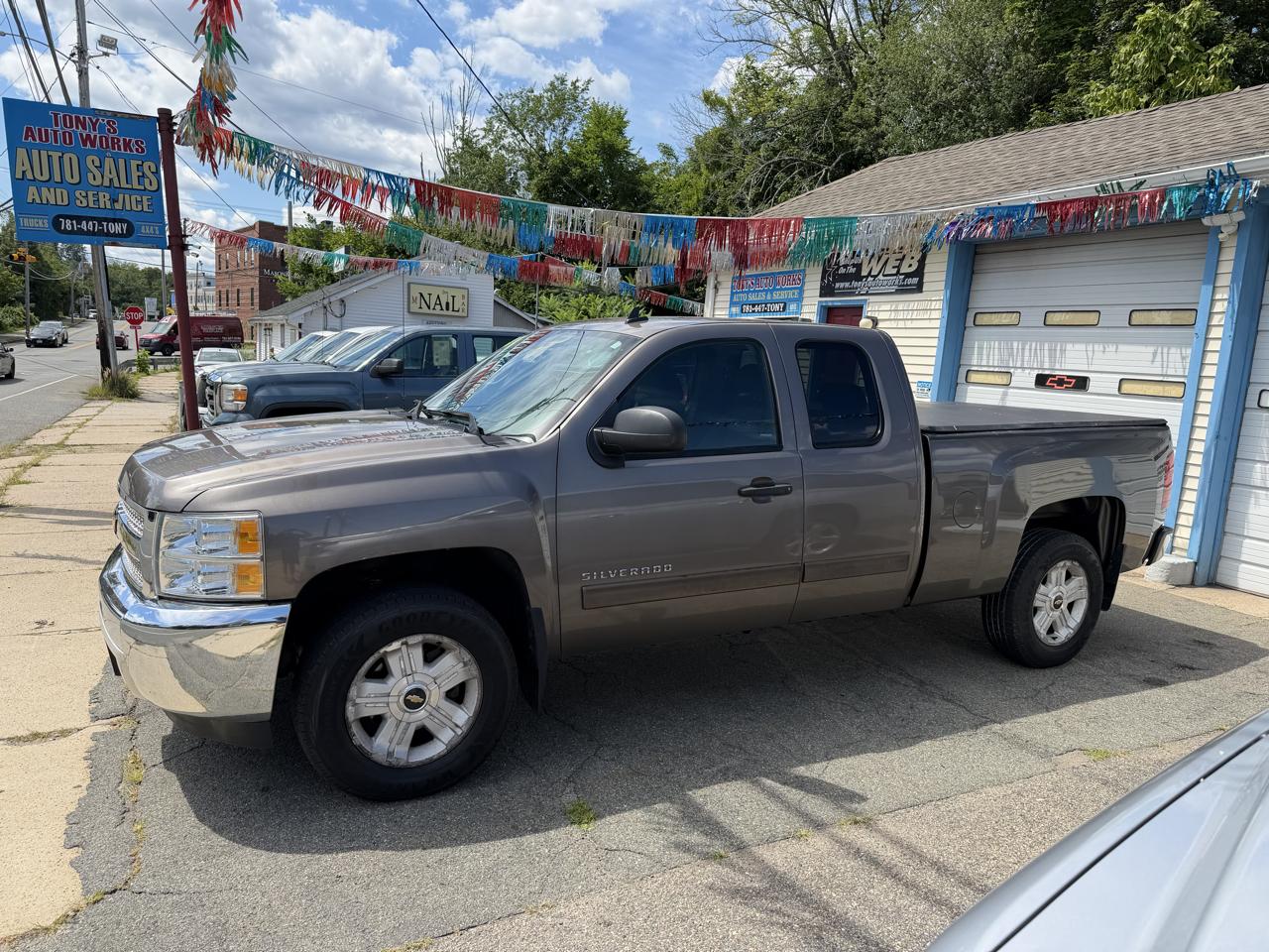 Chevrolet Silverado 1500 4WD Ext Cab 143.5" LT 2013