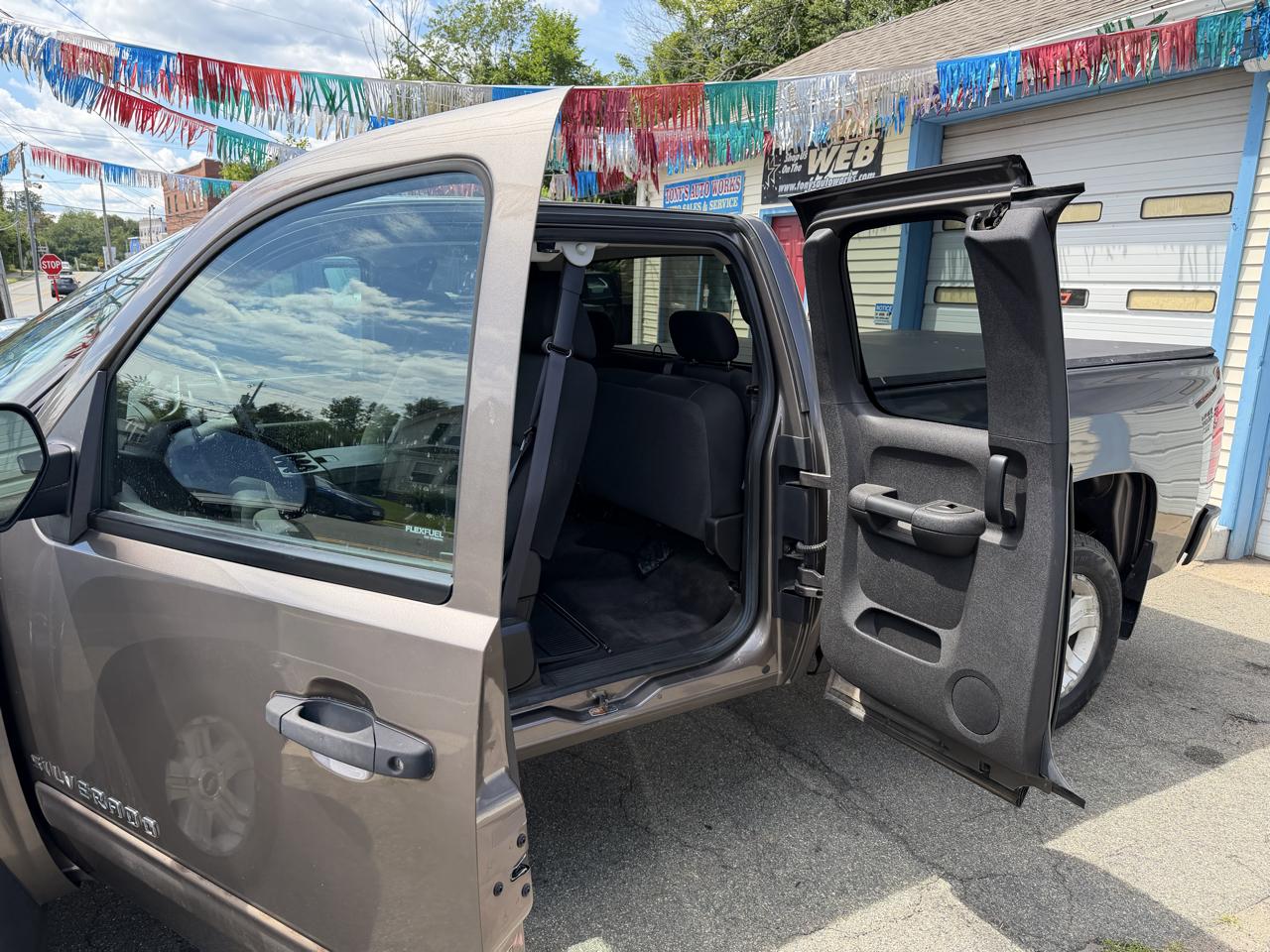 Chevrolet Silverado 1500 4WD Ext Cab 143.5" LT 2013
