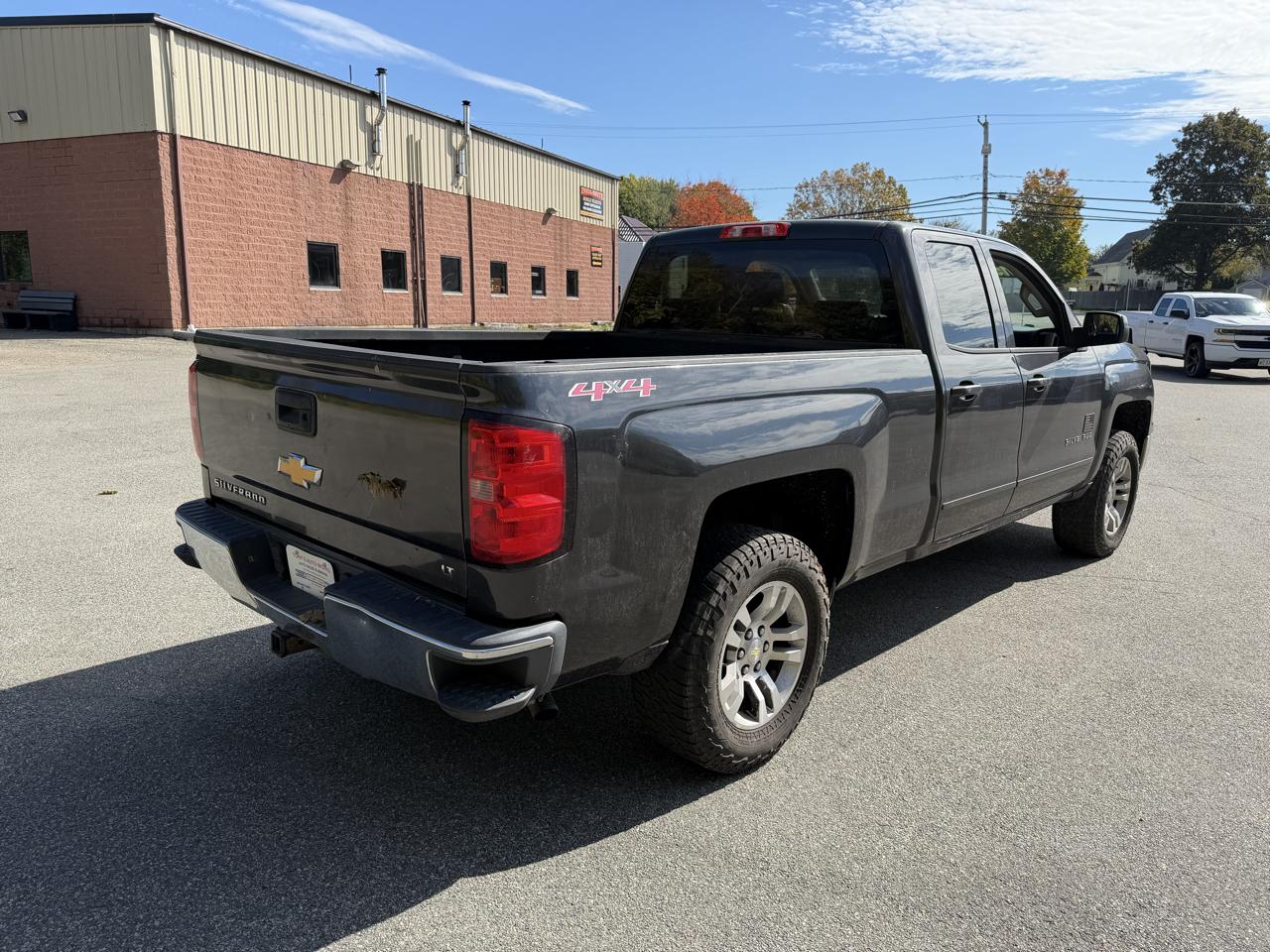 Chevrolet Silverado 1500 4WD Double Cab 143.5" LT w/1LT 2015