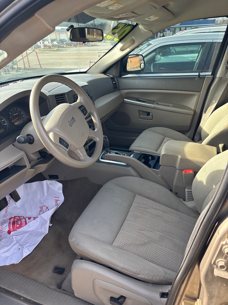 Jeep Grand Cherokee 4dr Laredo 4WD 2005