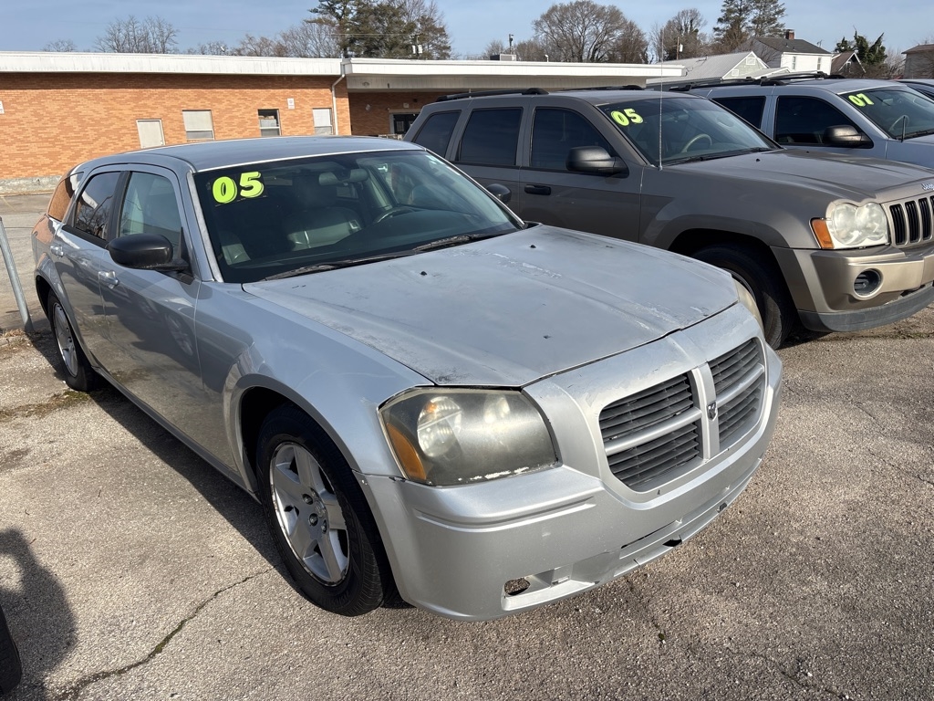 Dodge Magnum 4dr Wgn SE RWD 2005