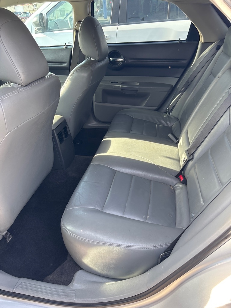 Dodge Magnum 4dr Wgn SE RWD 2005