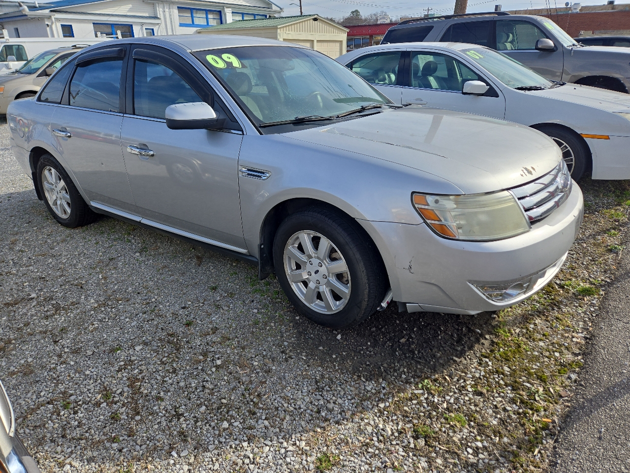 Ford Taurus 4dr Sdn SE FWD 2009