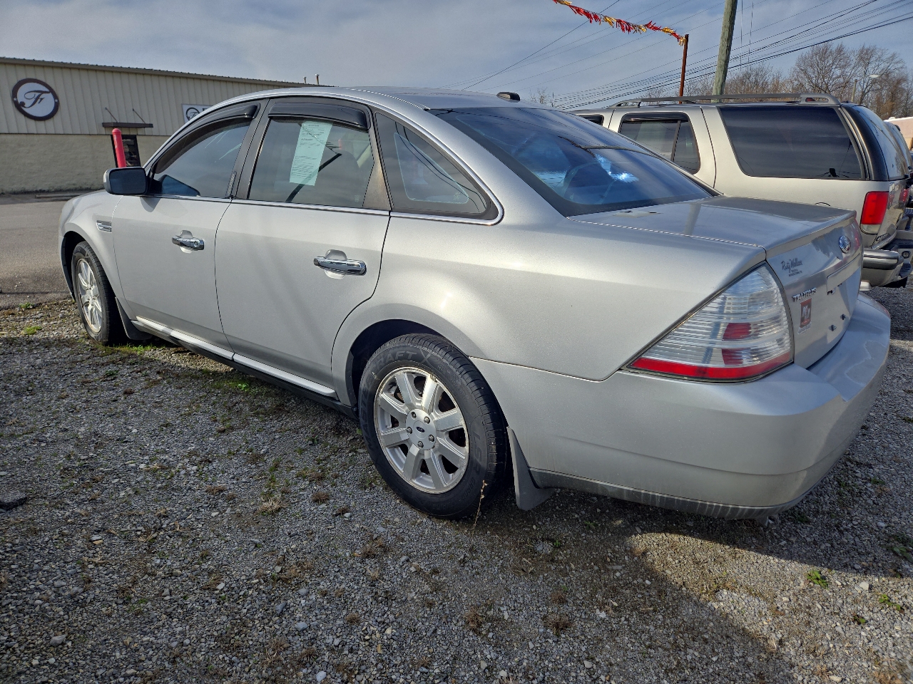 Ford Taurus 4dr Sdn SE FWD 2009