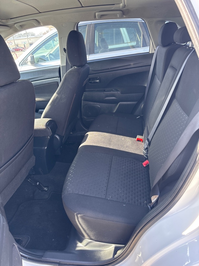 Mitsubishi Outlander Sport 2WD 4dr CVT SE 2012