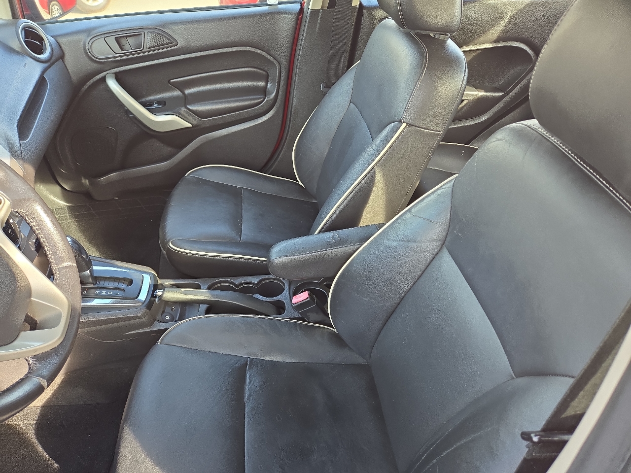 Ford Fiesta 4dr Sdn Titanium 2013