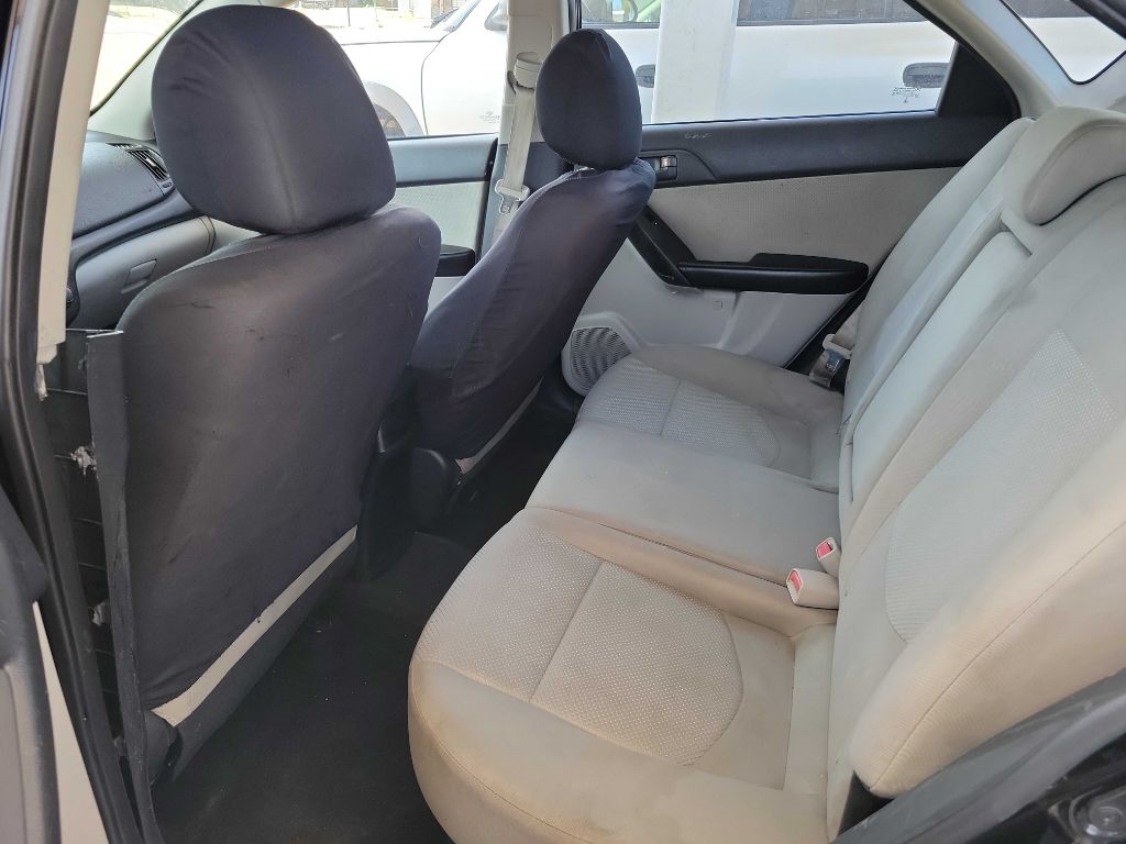 Kia Forte 5-Door 5dr HB Man EX 2011