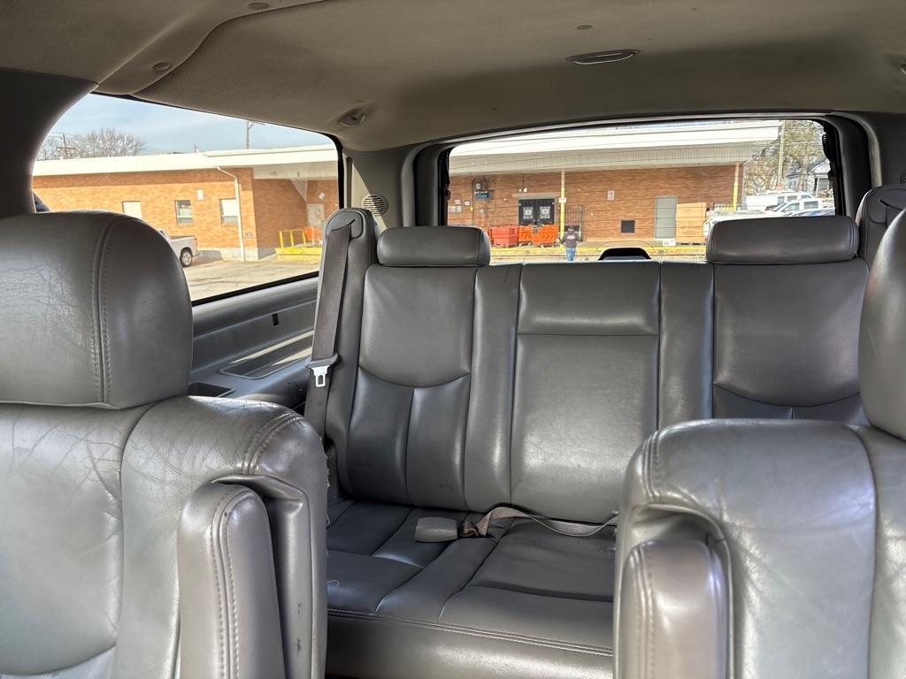 GMC Yukon XL Denali 4dr 1500 AWD 2006