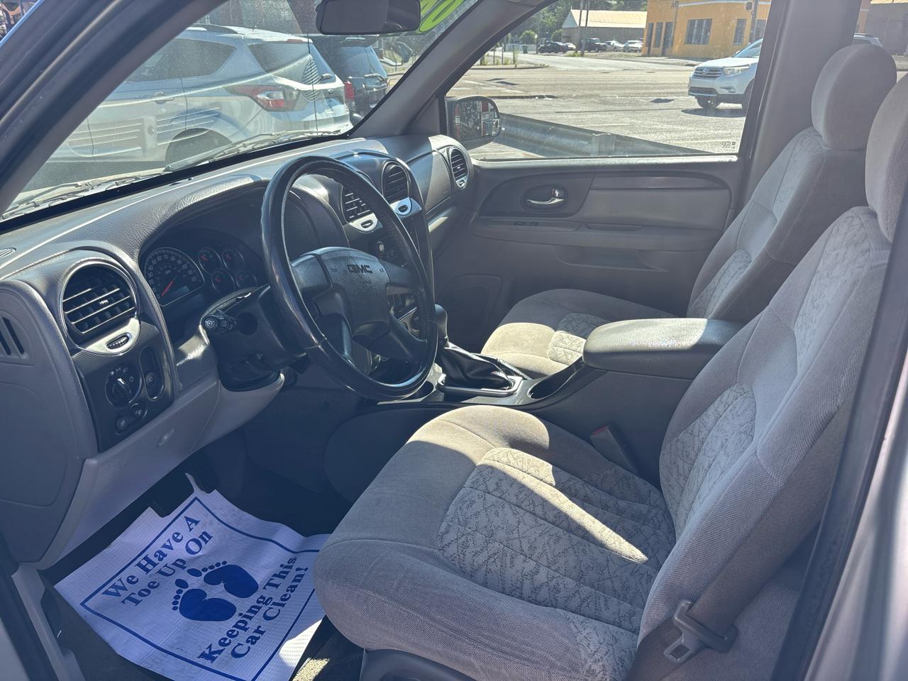 GMC Envoy 4dr 4WD SLE 2004