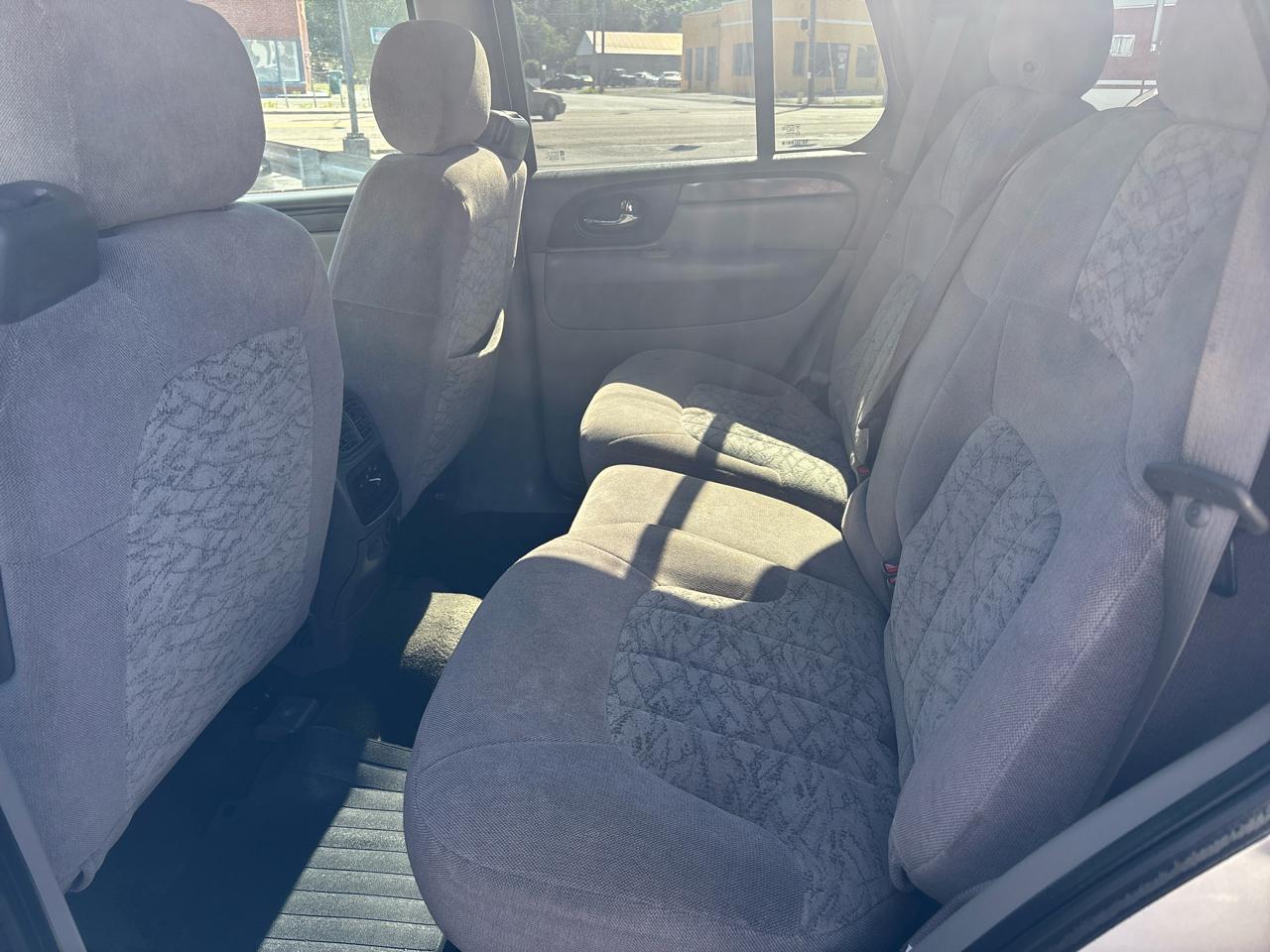 GMC Envoy 4dr 4WD SLE 2004