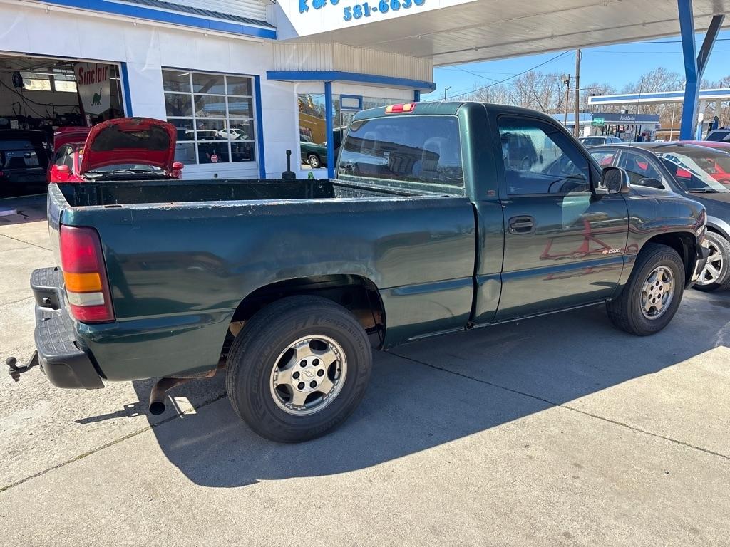 Chevrolet Silverado 1500 Reg Cab 119.0" WB 2001