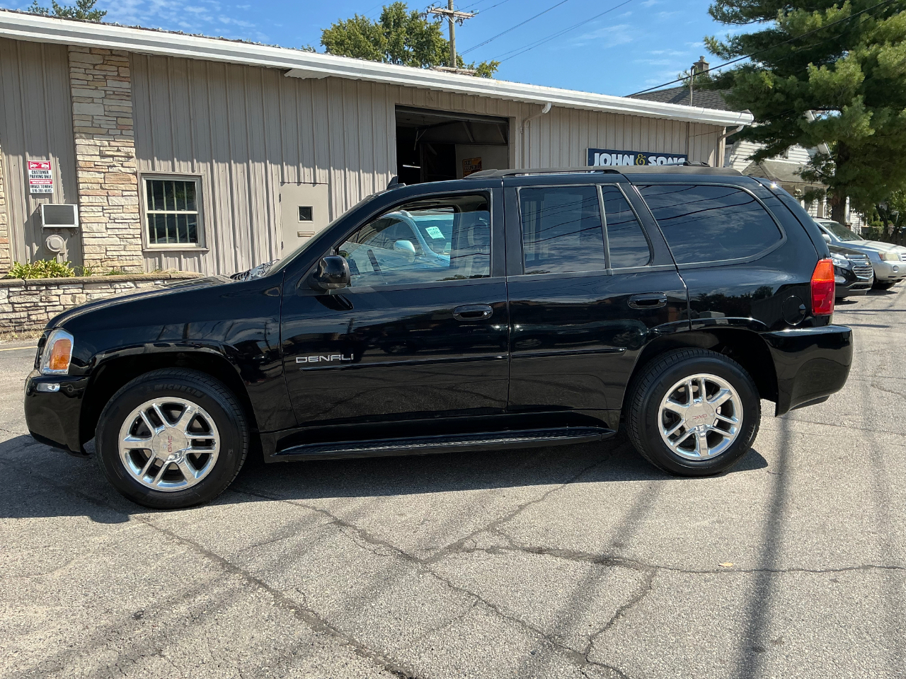 GMC Envoy XL Denali 4WD 2007 GMC Envoy XL Denali 4WD 2007