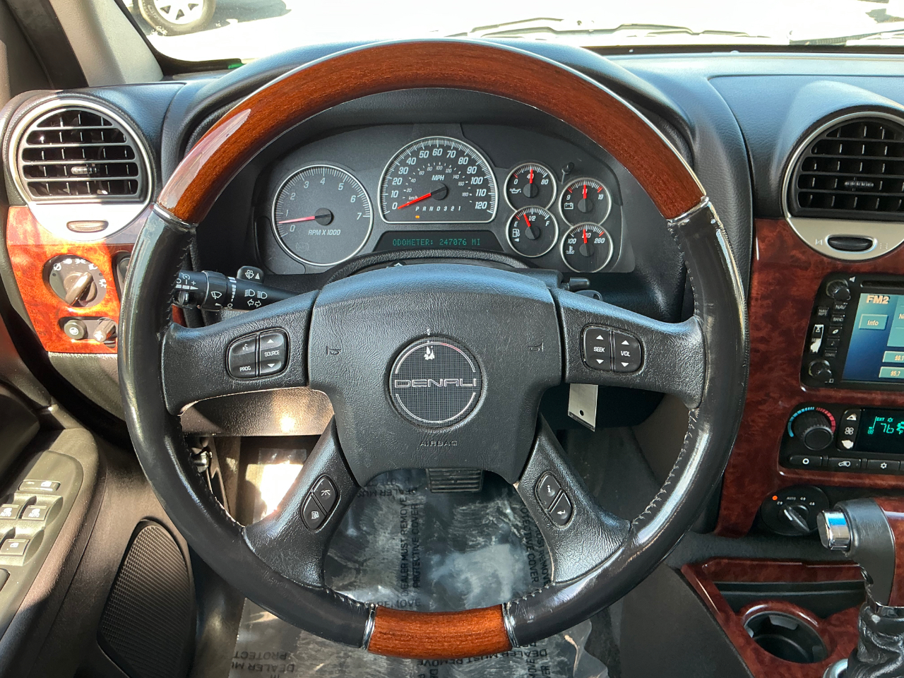 GMC Envoy XL Denali 4WD 2007 GMC Envoy XL Denali 4WD 2007