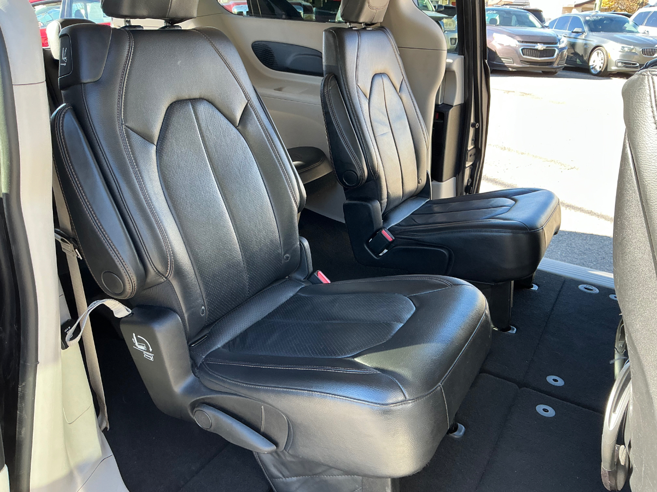 Chrysler Pacifica Touring-L Plus 2017 Chrysler Pacifica Touring-L Plus 2017