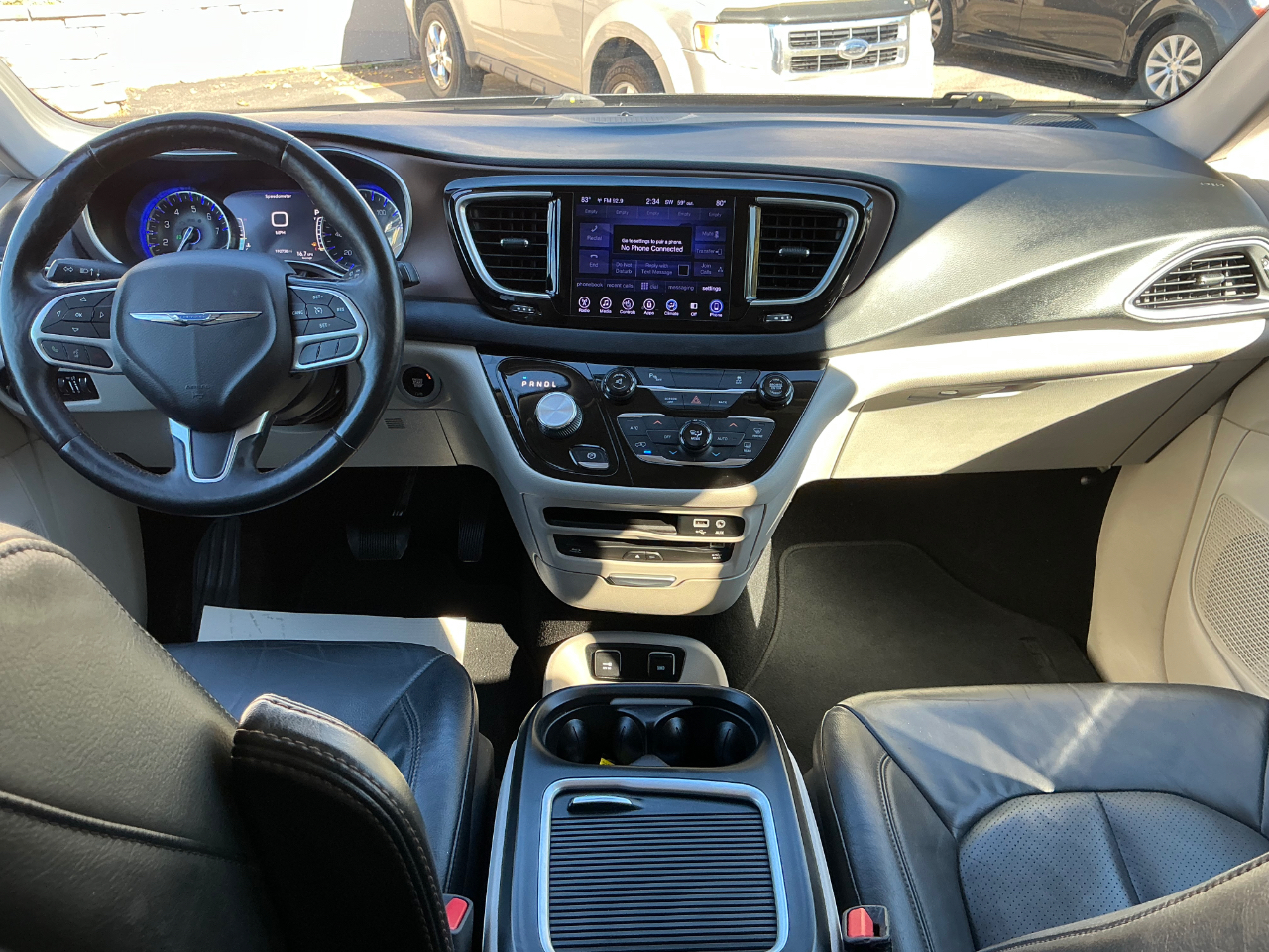 Chrysler Pacifica Touring-L Plus 2017 Chrysler Pacifica Touring-L Plus 2017