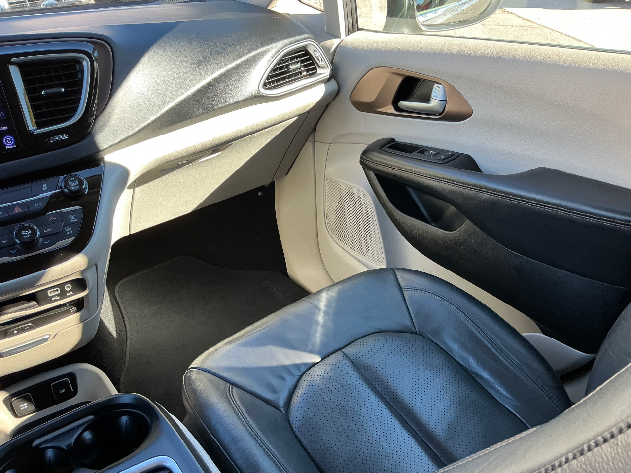 Chrysler Pacifica Touring-L Plus 2017 Chrysler Pacifica Touring-L Plus 2017