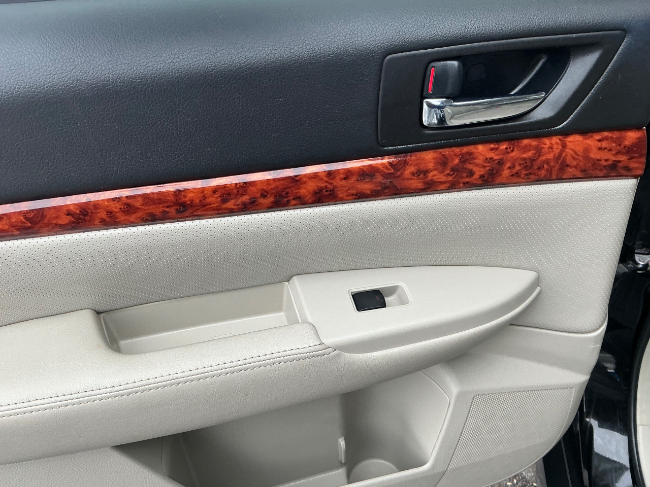 Subaru Outback 3.6R Limited 2012