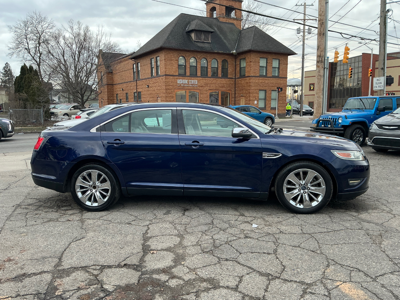 Ford Taurus Limited FWD 2011