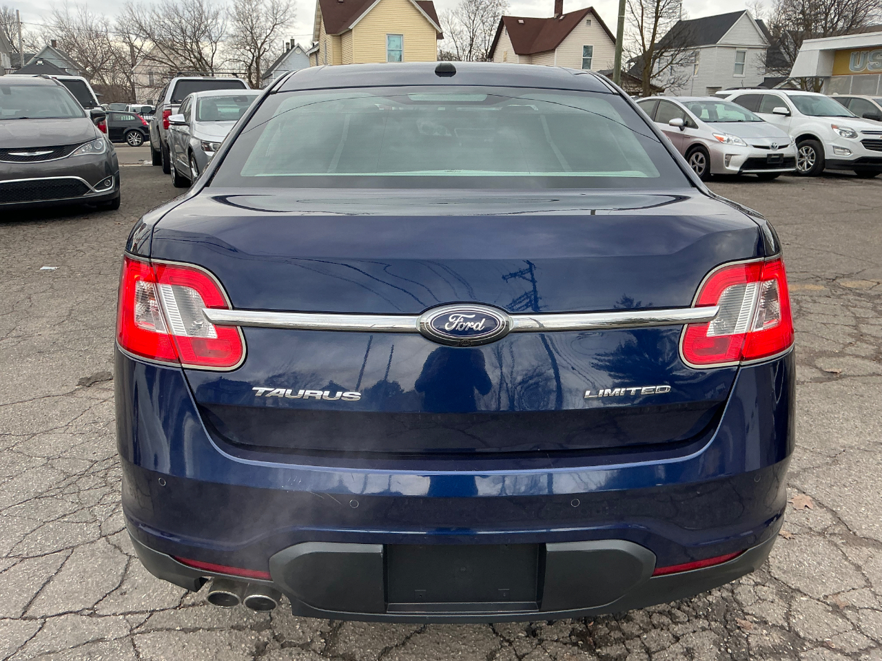 Ford Taurus Limited FWD 2011