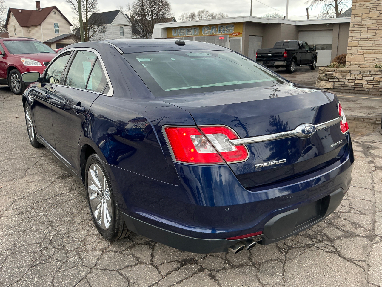 Ford Taurus Limited FWD 2011