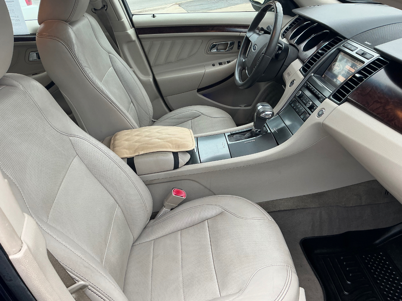 Ford Taurus Limited FWD 2011