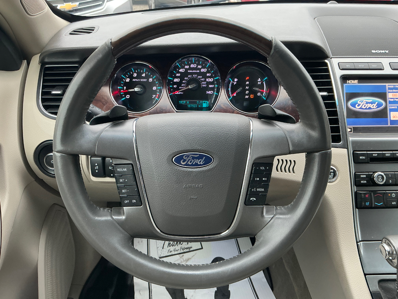 Ford Taurus Limited FWD 2011