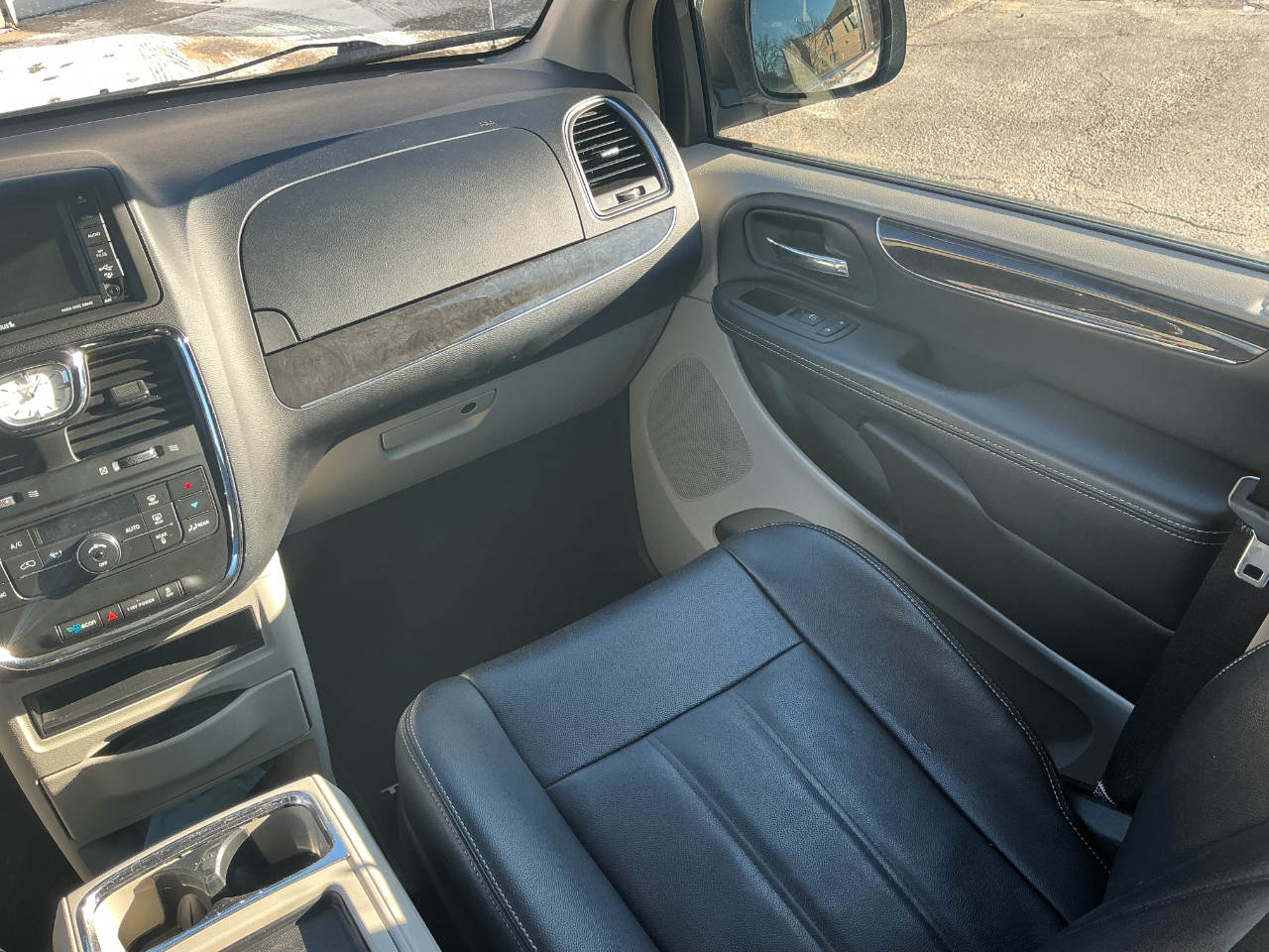 Chrysler Town & Country Touring 2014