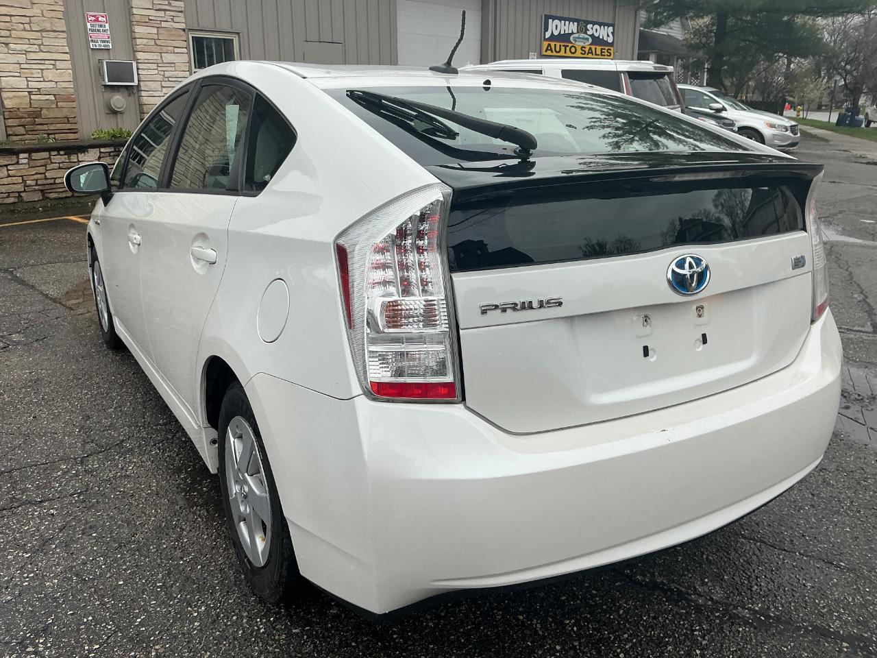 Toyota Prius Prius V 2010
