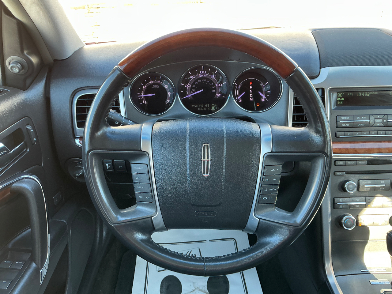 Lincoln MKZ FWD 2011