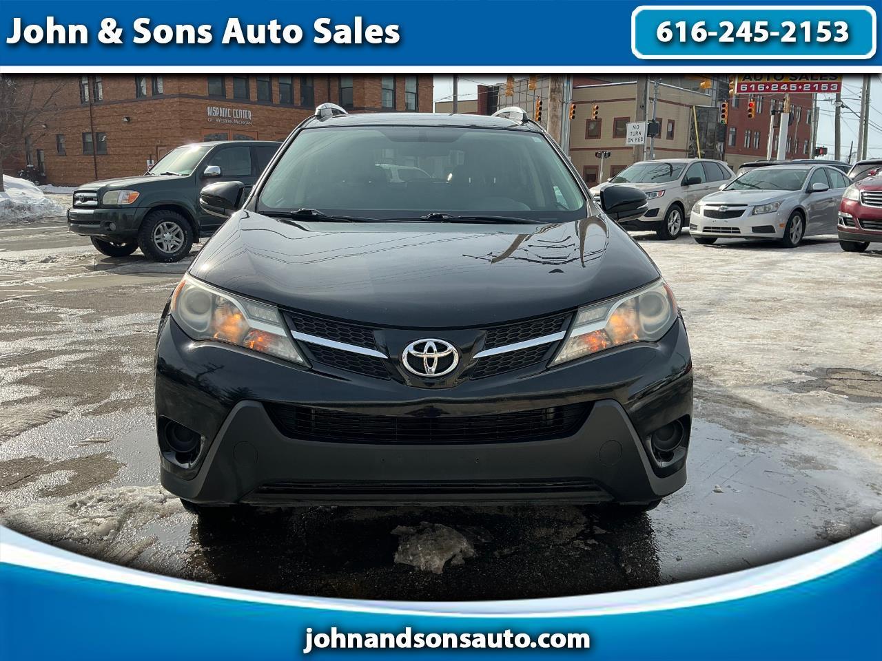 Toyota RAV4 LE FWD 2015