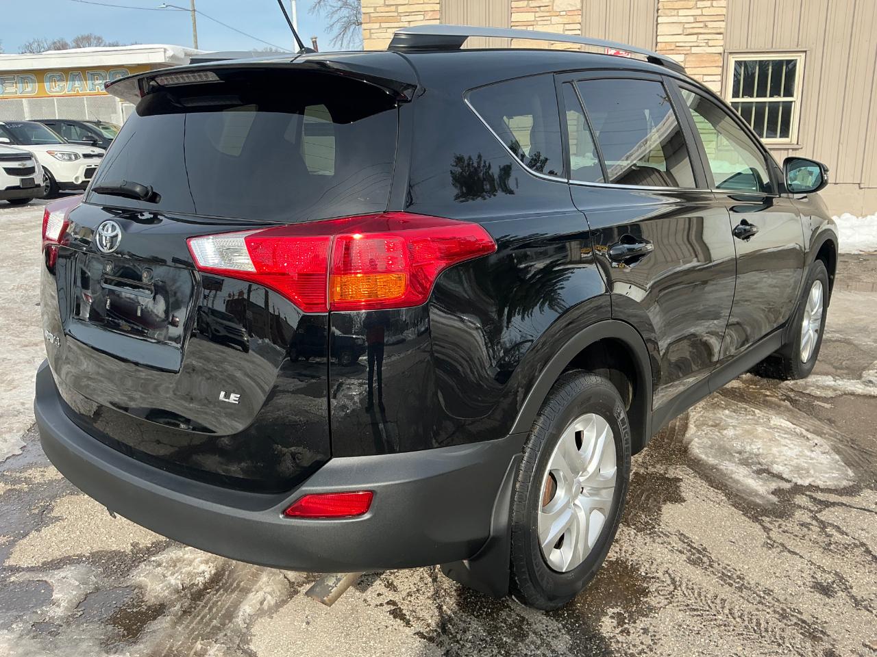 Toyota RAV4 LE FWD 2015