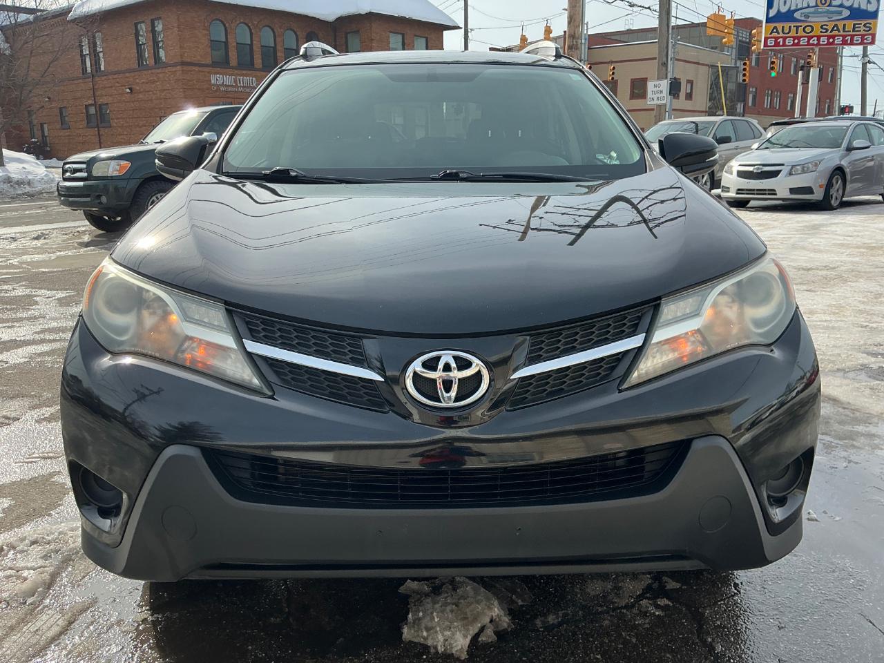 Toyota RAV4 LE FWD 2015