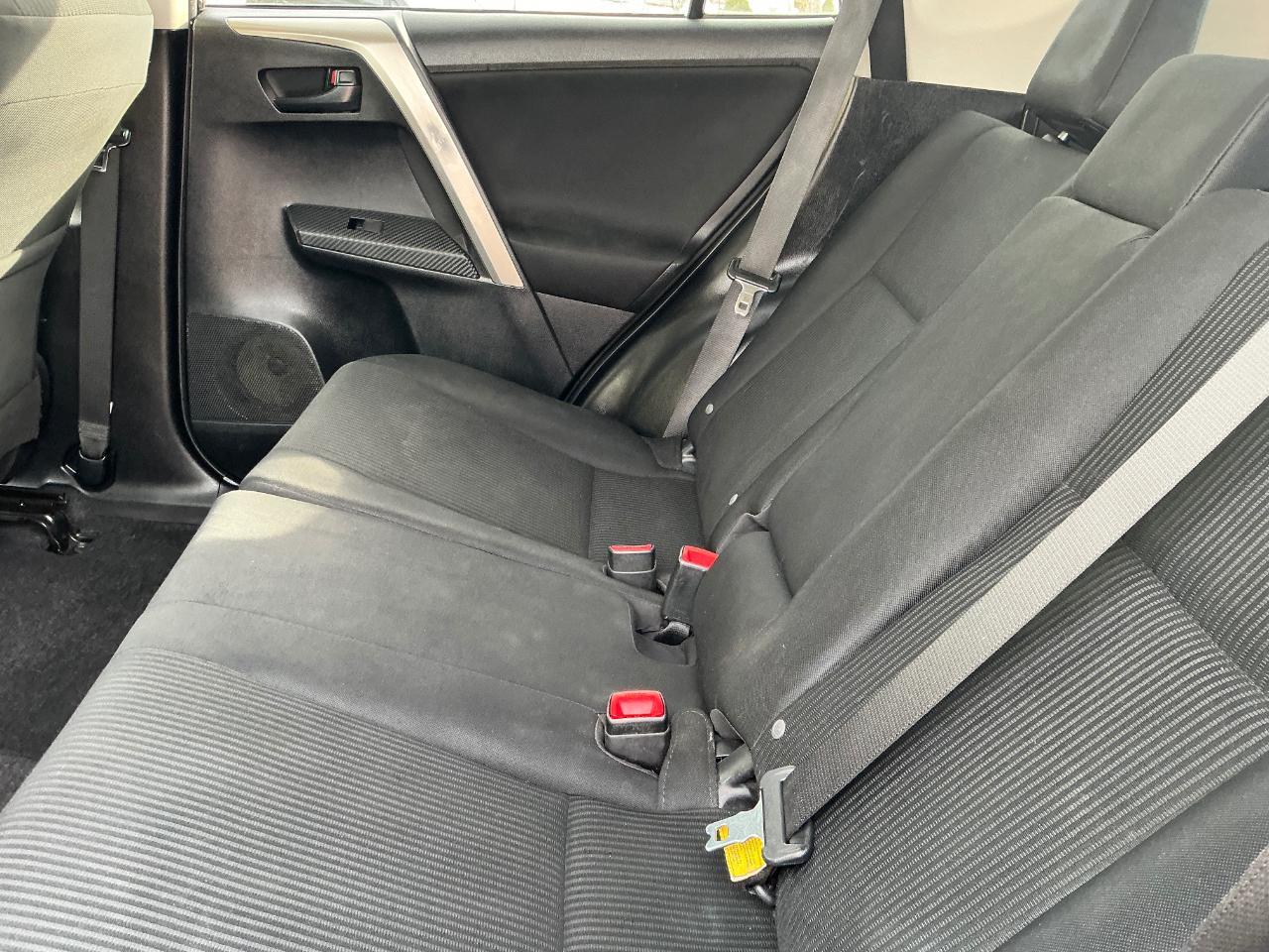 Toyota RAV4 LE FWD 2015