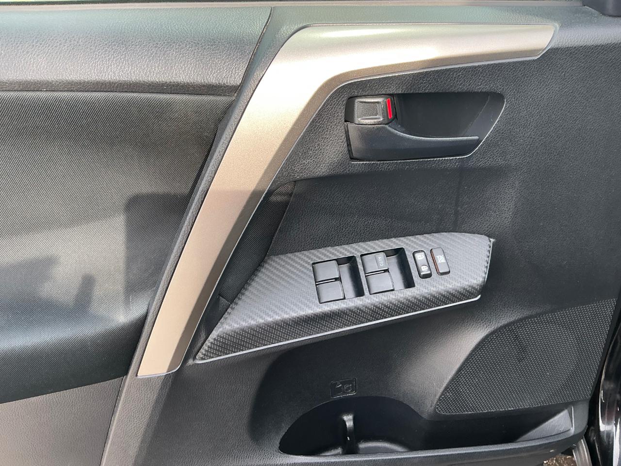 Toyota RAV4 LE FWD 2015