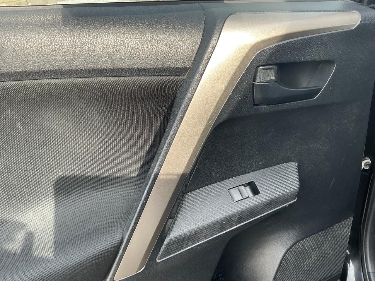 Toyota RAV4 LE FWD 2015