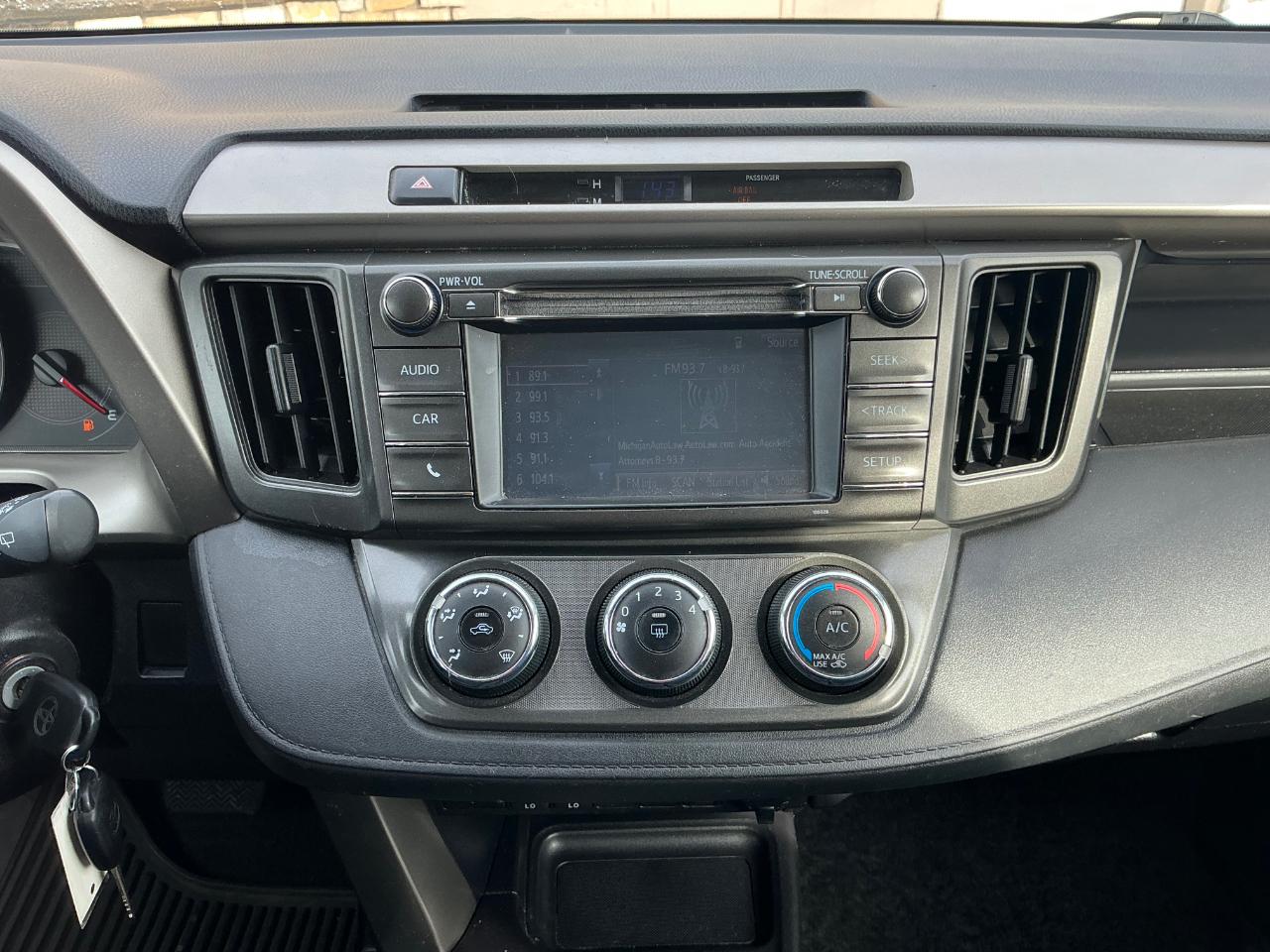 Toyota RAV4 LE FWD 2015