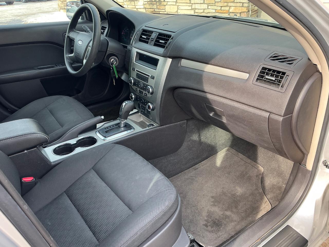 Ford Fusion I4 SE 2011