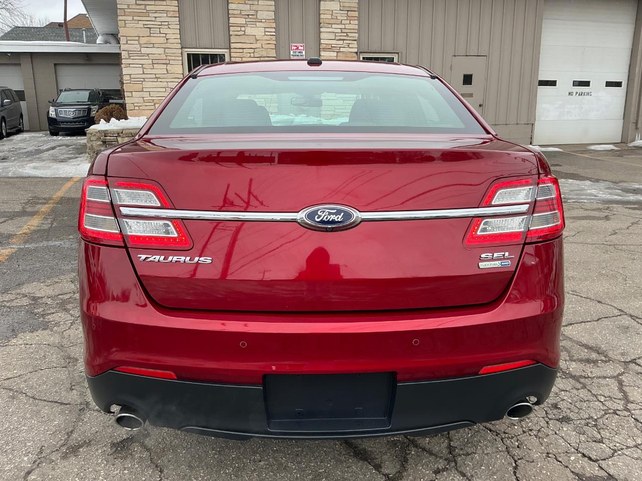 Ford Taurus SEL AWD 2016
