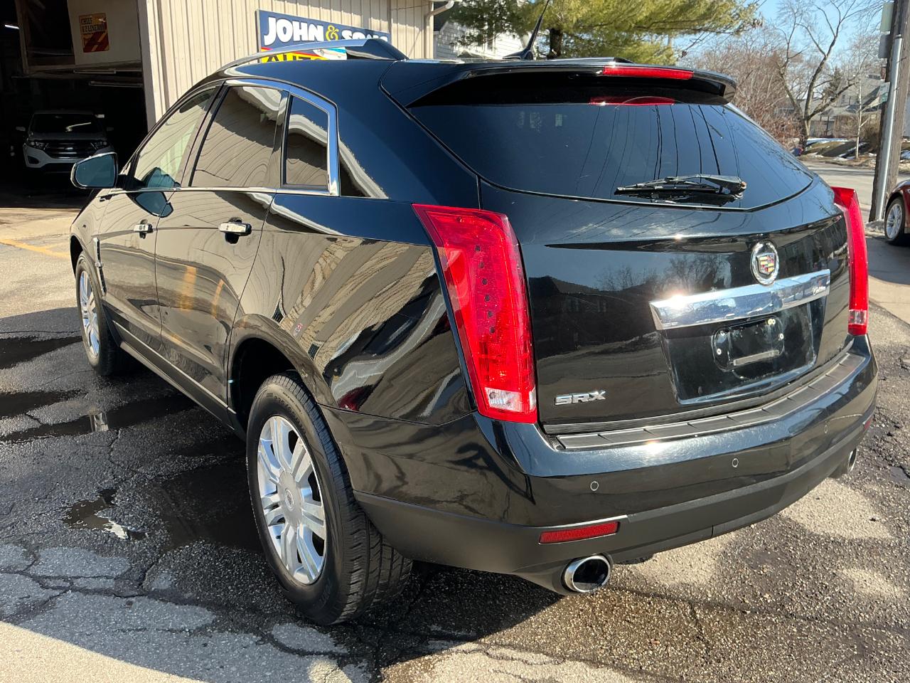 Cadillac SRX Luxury Collection 2011