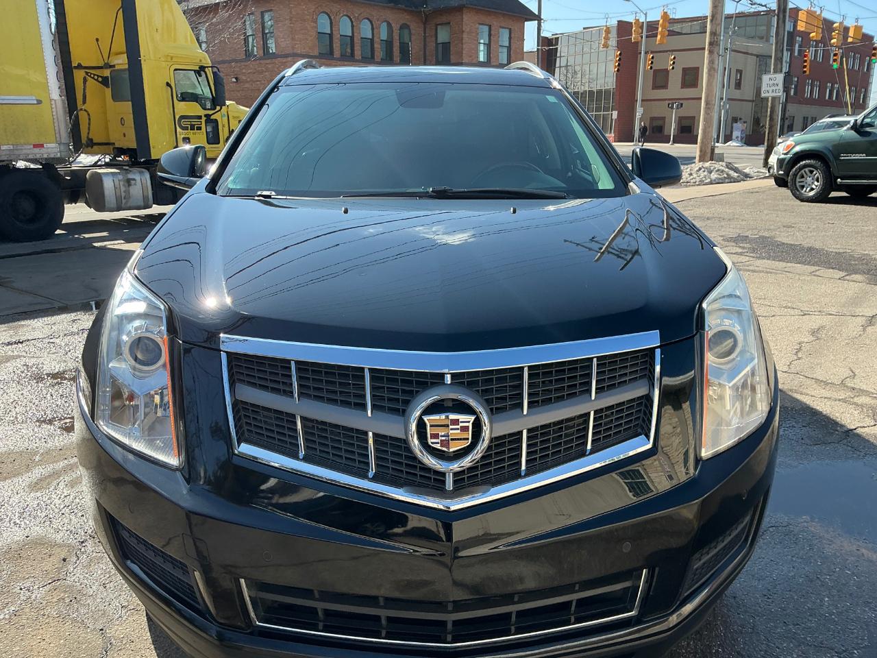 Cadillac SRX Luxury Collection 2011