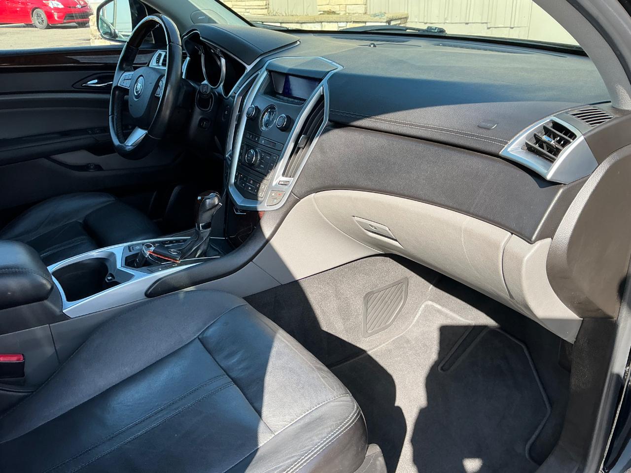 Cadillac SRX Luxury Collection 2011