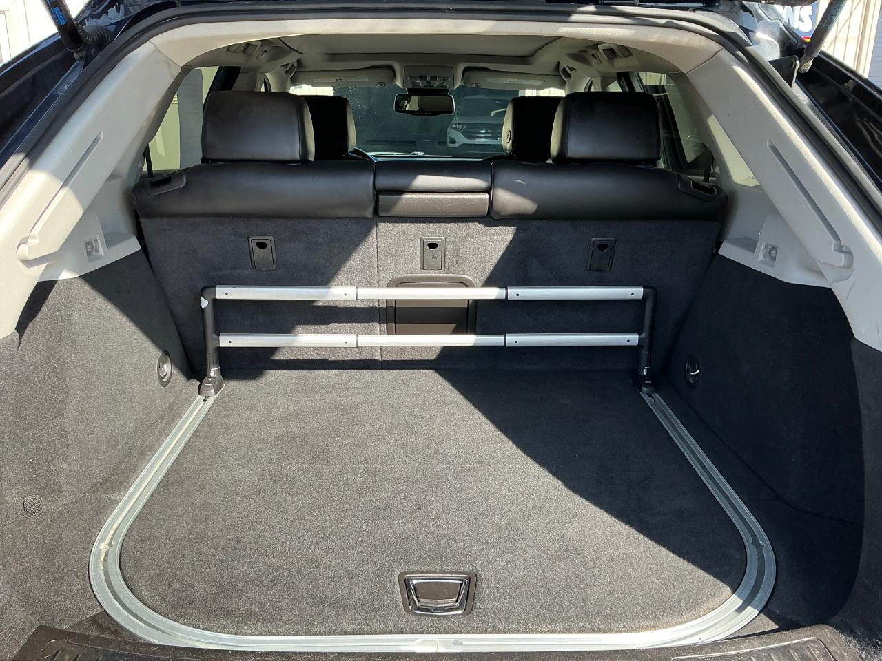 Cadillac SRX Luxury Collection 2011