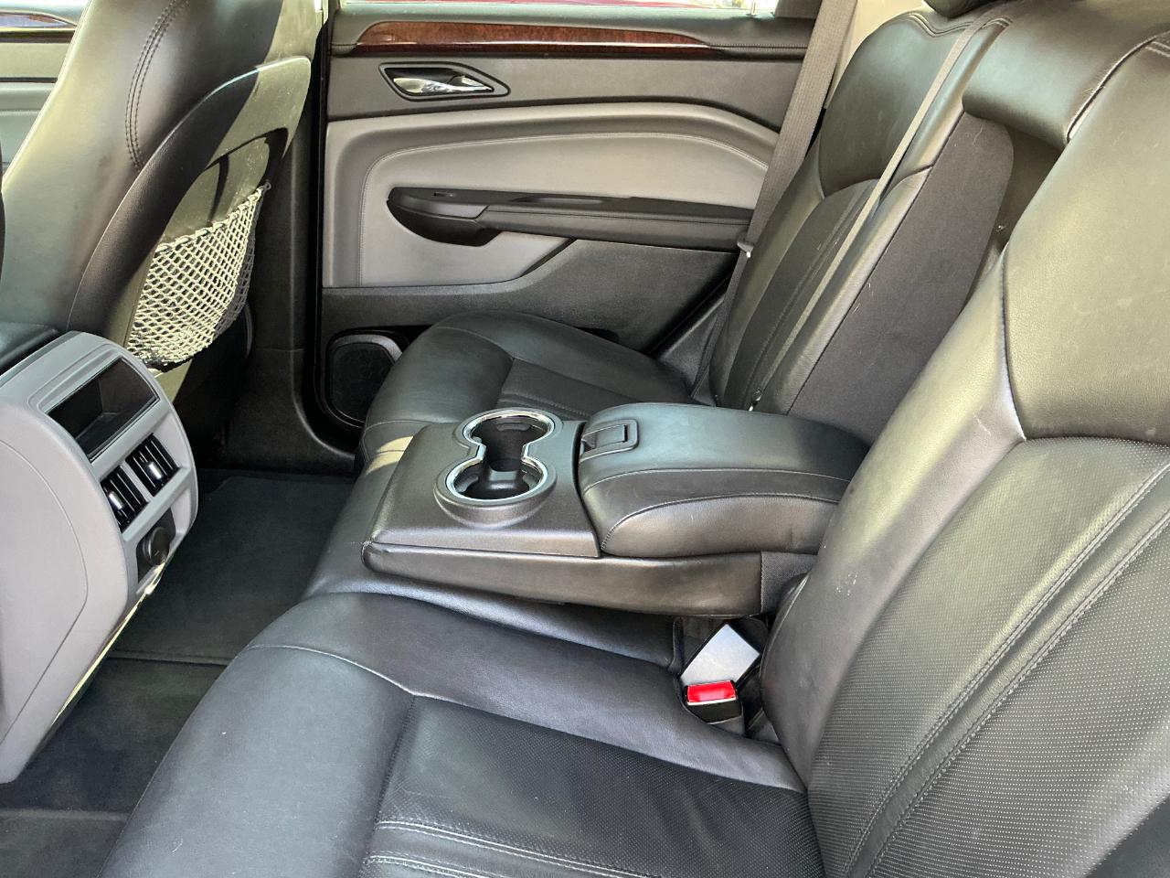 Cadillac SRX Luxury Collection 2011