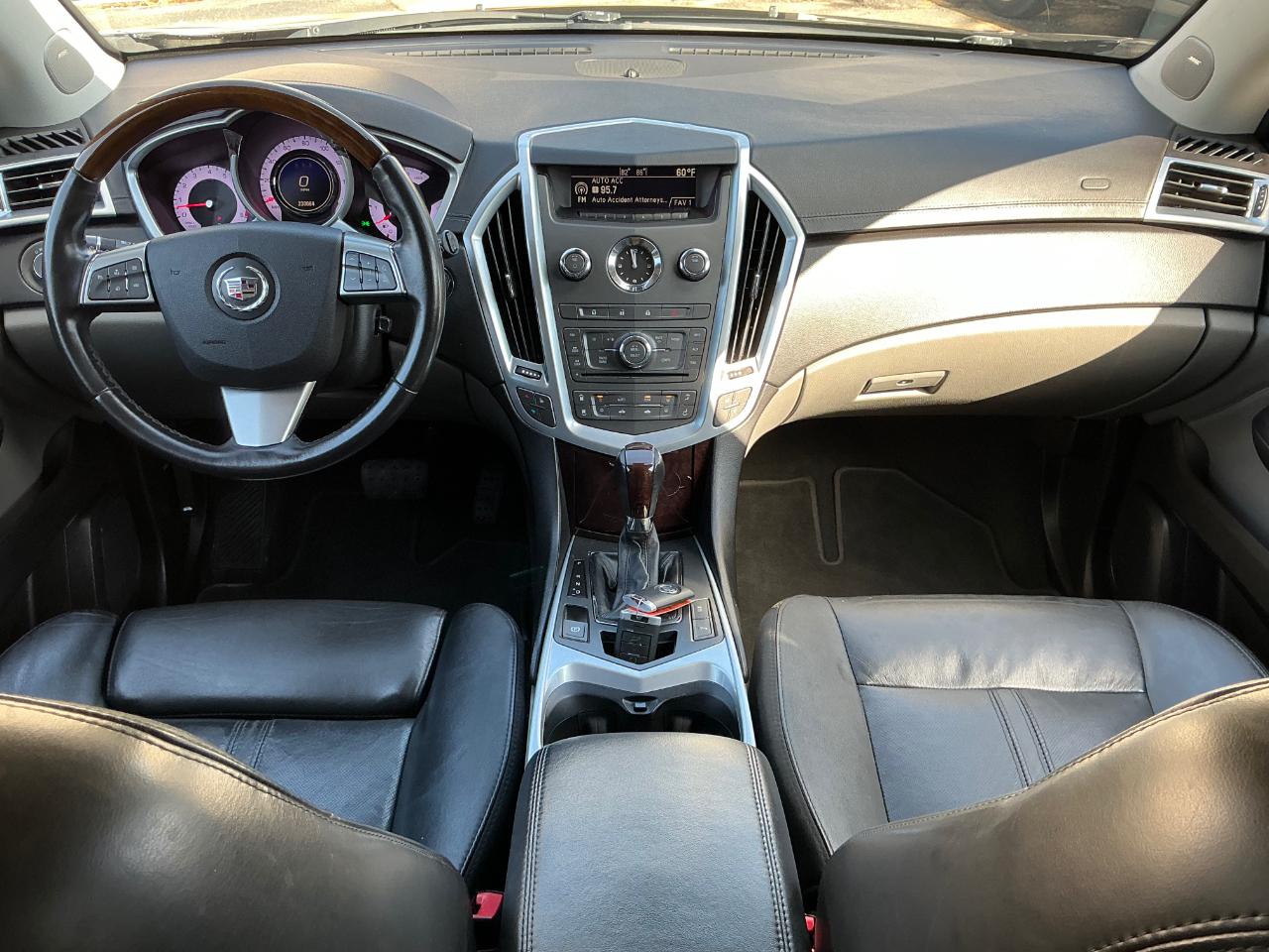 Cadillac SRX Luxury Collection 2011