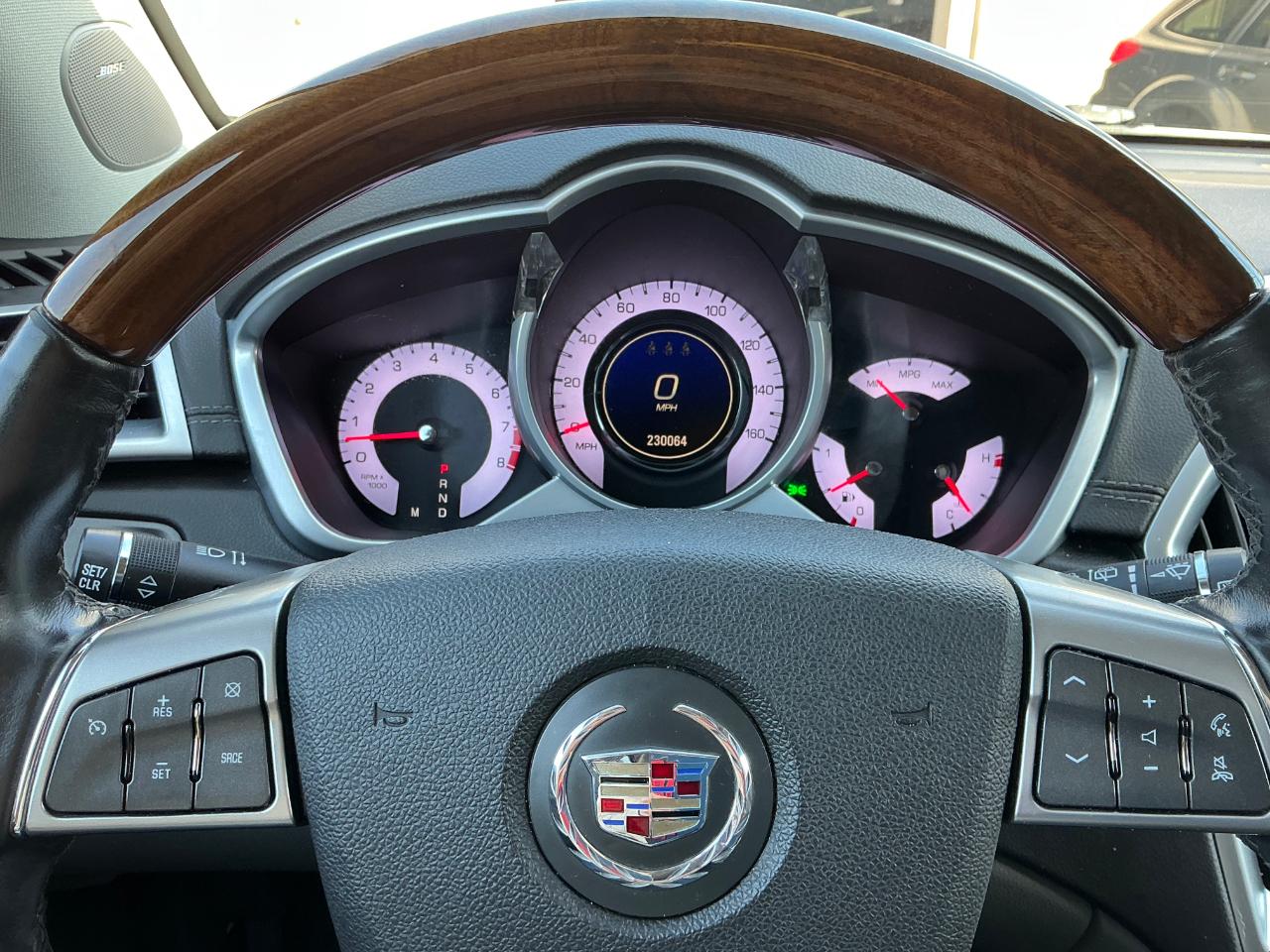 Cadillac SRX Luxury Collection 2011