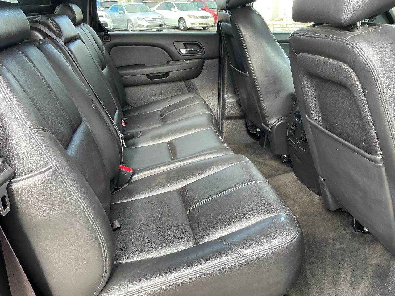 Chevrolet Avalanche LT 4WD 2013