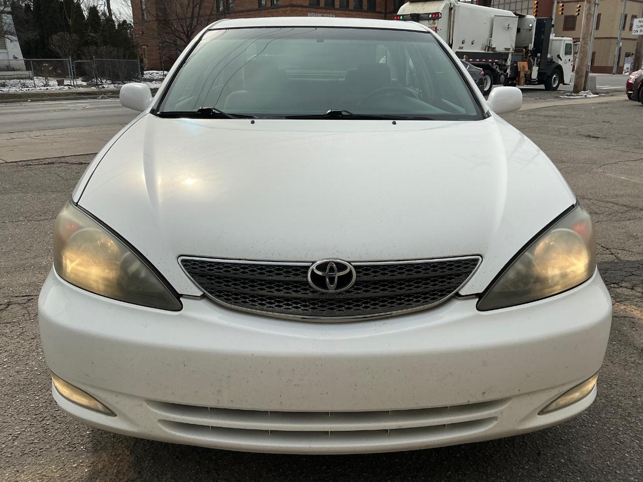 Toyota Camry XLE V6 2002
