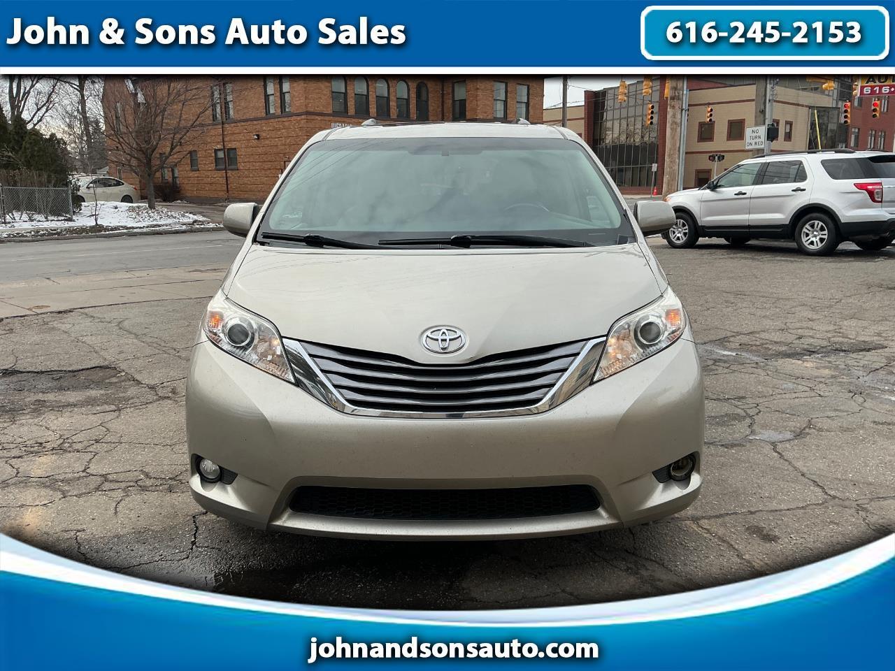 Toyota Sienna XLE FWD 8-Passenger V6 2015