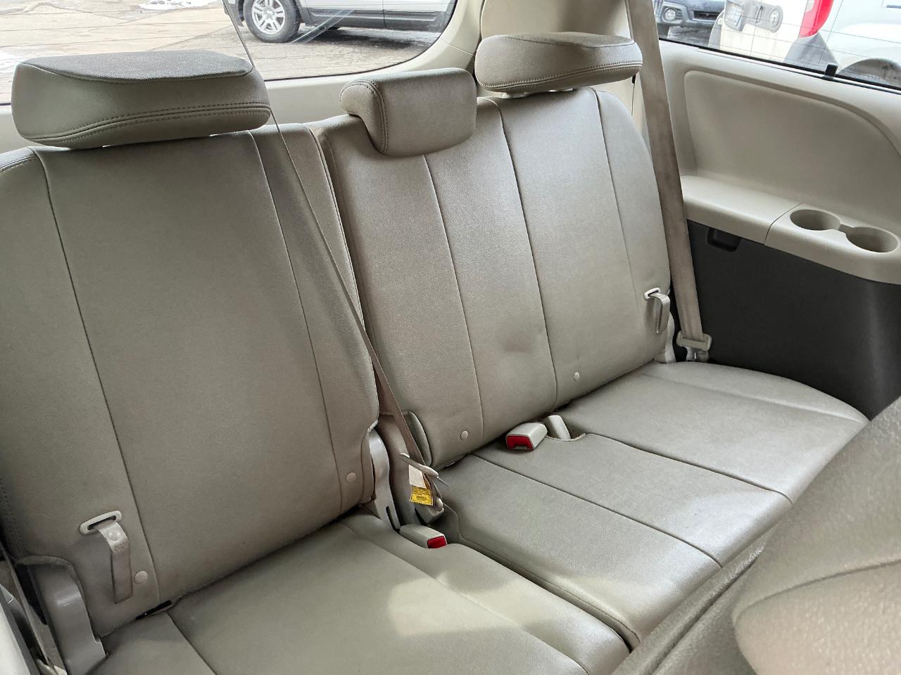 Toyota Sienna XLE FWD 8-Passenger V6 2015